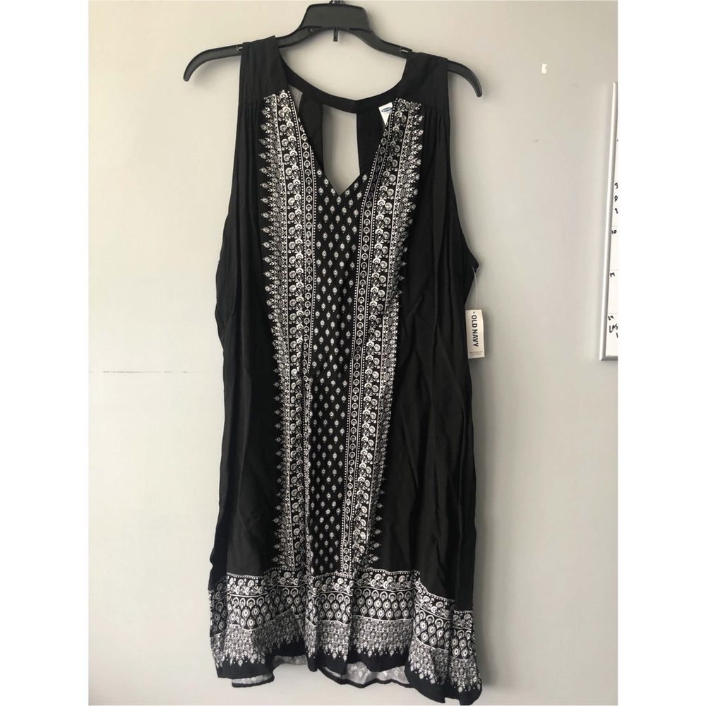 NWT Old Navy B+W Printed Summer Dress